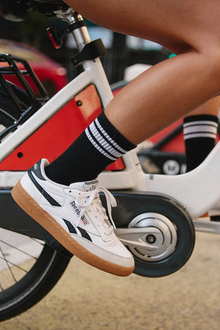 movement logo stripe tube sock
