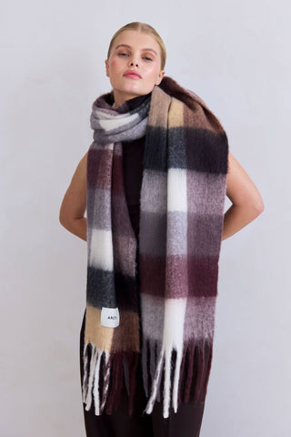 Arctic Fox & Co. - North America - The Reykjavik Scarf - 100% Recycled - Grey/Black Check - FW25