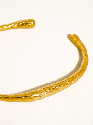 Flânerie by MAIQ - Ruvic 18K Gold Non-Tarnish Textured Open Cuff Bracelet: Yellow Gold