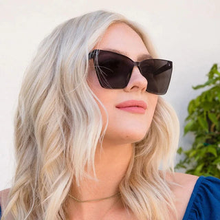DIFF Eyewear Goldie Cat Eye Sunglasses - Black+Smoke Flash