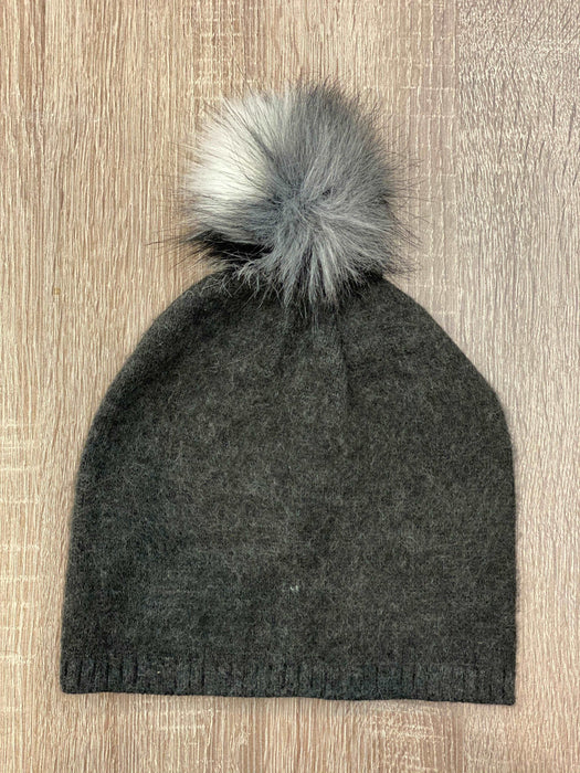 Beanie with Faux Fur Pom Pom - Two Colors - Taryn x Philip Boutique