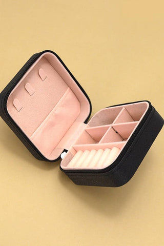 JOSSLYN by wall to wall - Jewelry Organizer Travel Box
