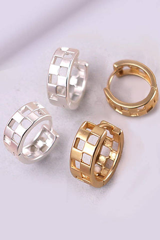 JOSSLYN by wall to wall - MINI CUTOUT CHECKER HOOP HUGGIE EARRING