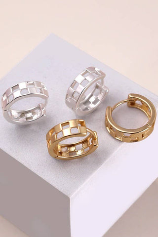 JOSSLYN by wall to wall - MINI CUTOUT CHECKER HOOP HUGGIE EARRING