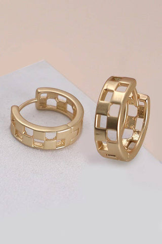 JOSSLYN by wall to wall - MINI CUTOUT CHECKER HOOP HUGGIE EARRING