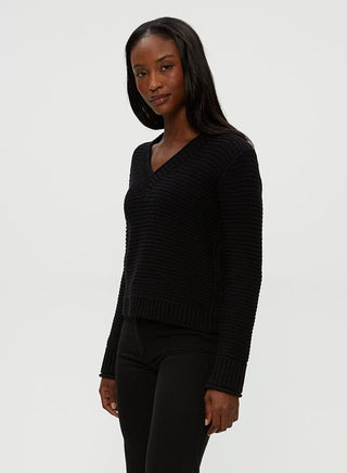 LINDA V NECK PULLOVER