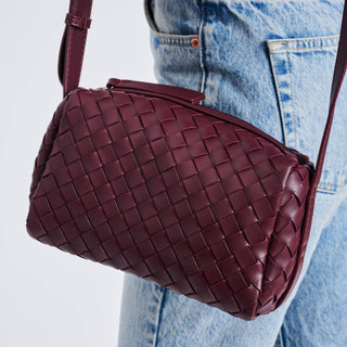 Moda Luxe - Charlotte Woven Crossbody: Burgundy